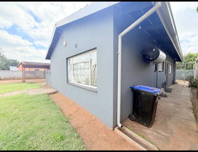 3 BEDROOM HOUSE FOR SALE IN VANDERBIJLPARK CW 4